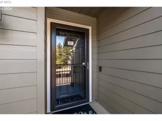 Photo #5: 402085769 Listing