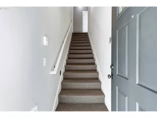 Photo #3: 402315937 Listing