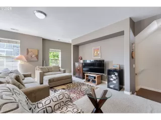 Photo #5: 402315937 Listing