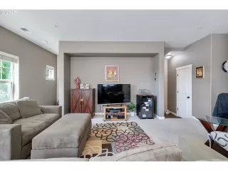 Photo #6: 402315937 Listing