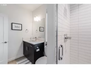 Photo #5: 403120246 Listing