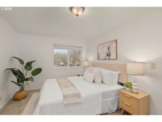 Photo #3: 403250965 Listing