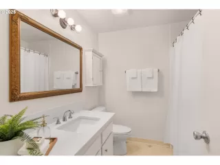 Photo #5: 403250965 Listing