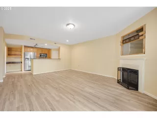 Photo #1: 403504372 Listing