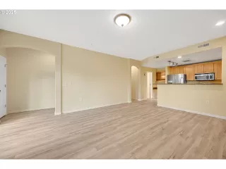 Photo #2: 403504372 Listing