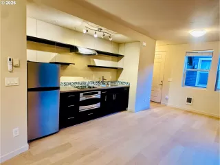 Photo #4: 403687274 Listing