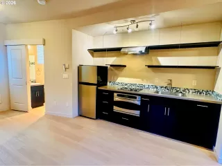 Photo #5: 403687274 Listing