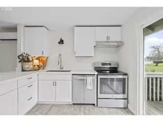 Photo #6: 403723961 Listing