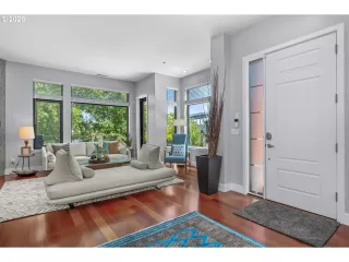 Photo #4: 404435980 Listing 