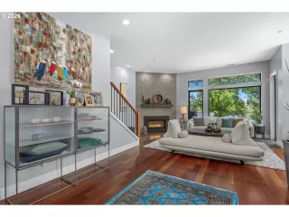 Photo #5: 404435980 Listing 