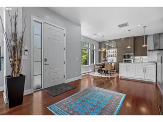 Photo #6: 404435980 Listing 