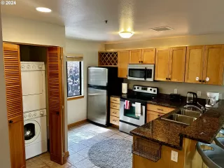 Photo #3: 404648462 Listing