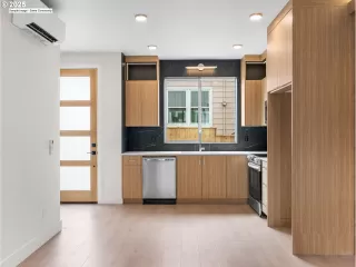 Photo #1: 405166729 Listing