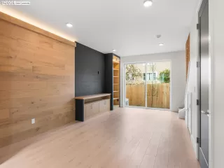 Photo #4: 405166729 Listing