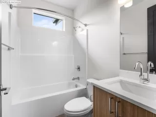 Photo #6: 405166729 Listing