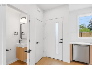 Photo #3: 405315334 Listing