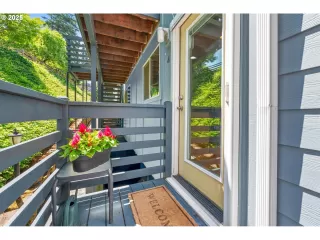 Photo #1: 406129225 Listing