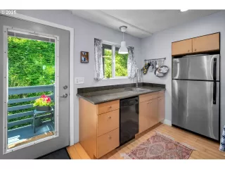 Photo #2: 406129225 Listing