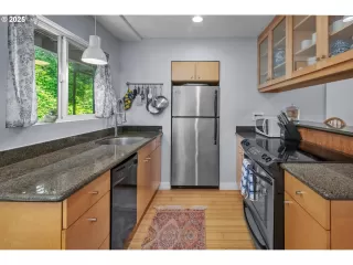 Photo #3: 406129225 Listing