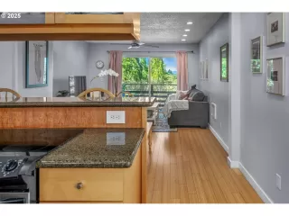 Photo #6: 406129225 Listing