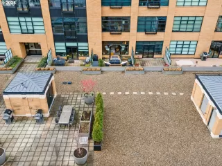 Photo #4: 406419634 Listing 