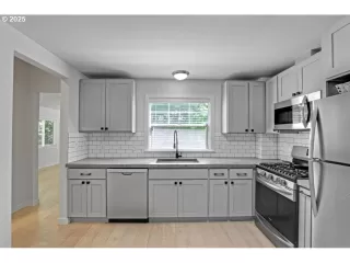 Photo #2: 406999198 Listing