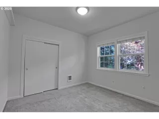 Photo #4: 406999198 Listing