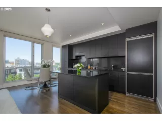 Photo #4: 407278848 Listing 