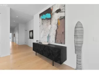 Photo #4: 407467458 Listing