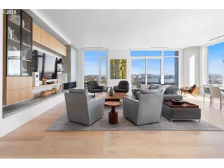 Photo #5: 407467458 Listing