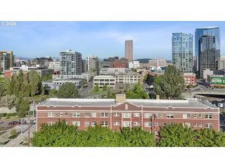 Photo #1: 407764223 Listing 
