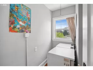Photo #5: 407764223 Listing 