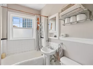 Photo #6: 407764223 Listing 
