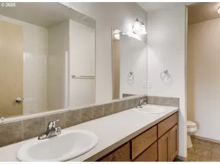 Photo #1: 408064436 Listing 