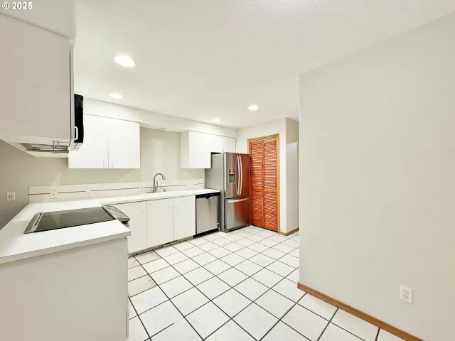 MLS: 408419298 Condo For Sale
