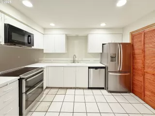 Photo #1: 408419298 Listing