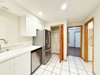 Photo #2: 408419298 Listing