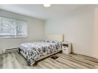 Photo #6: 408683745 Listing