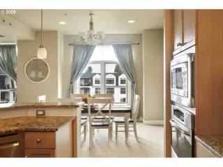 Photo #4: 408719717 Listing