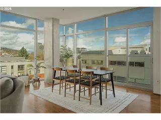 Photo #3: 408767145 Listing