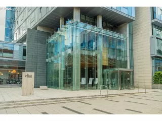 Photo #6: 408767145 Listing