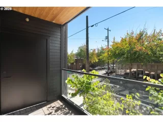 Photo #4: 408886256 Listing 