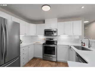 Photo #2: 408928015 Listing 