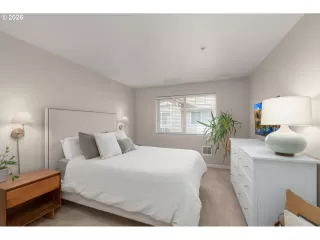 Photo #4: 408928015 Listing 