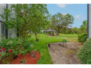 Photo #3: 408990966 Listing 