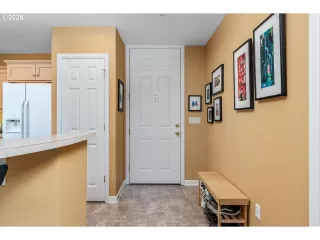 Photo #4: 409105854 Listing