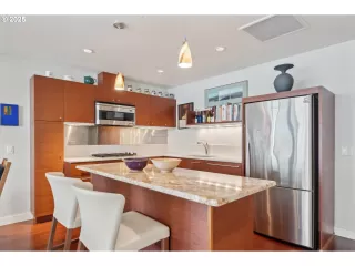 Photo #5: 409409762 Listing 