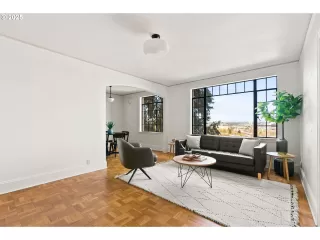 Photo #1: 409435980 Listing 