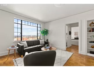 Photo #2: 409435980 Listing 