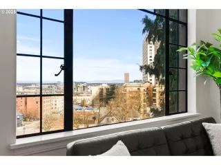 Photo #6: 409435980 Listing 